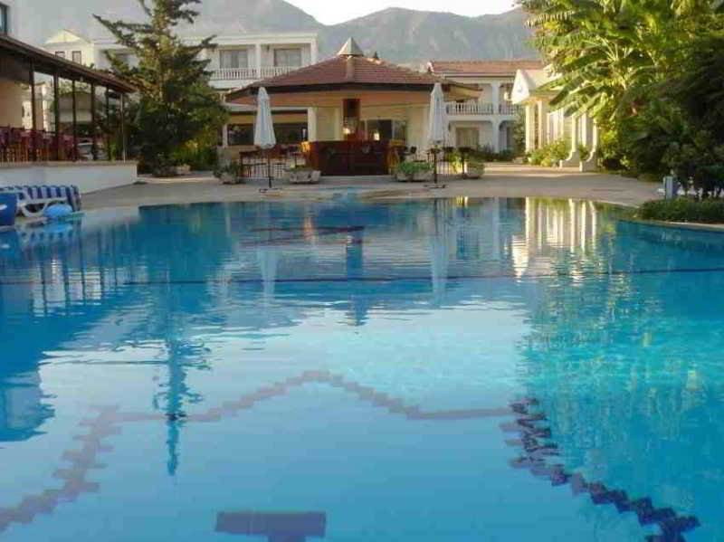 Hotel Club Z Kyrenia  Exterior foto